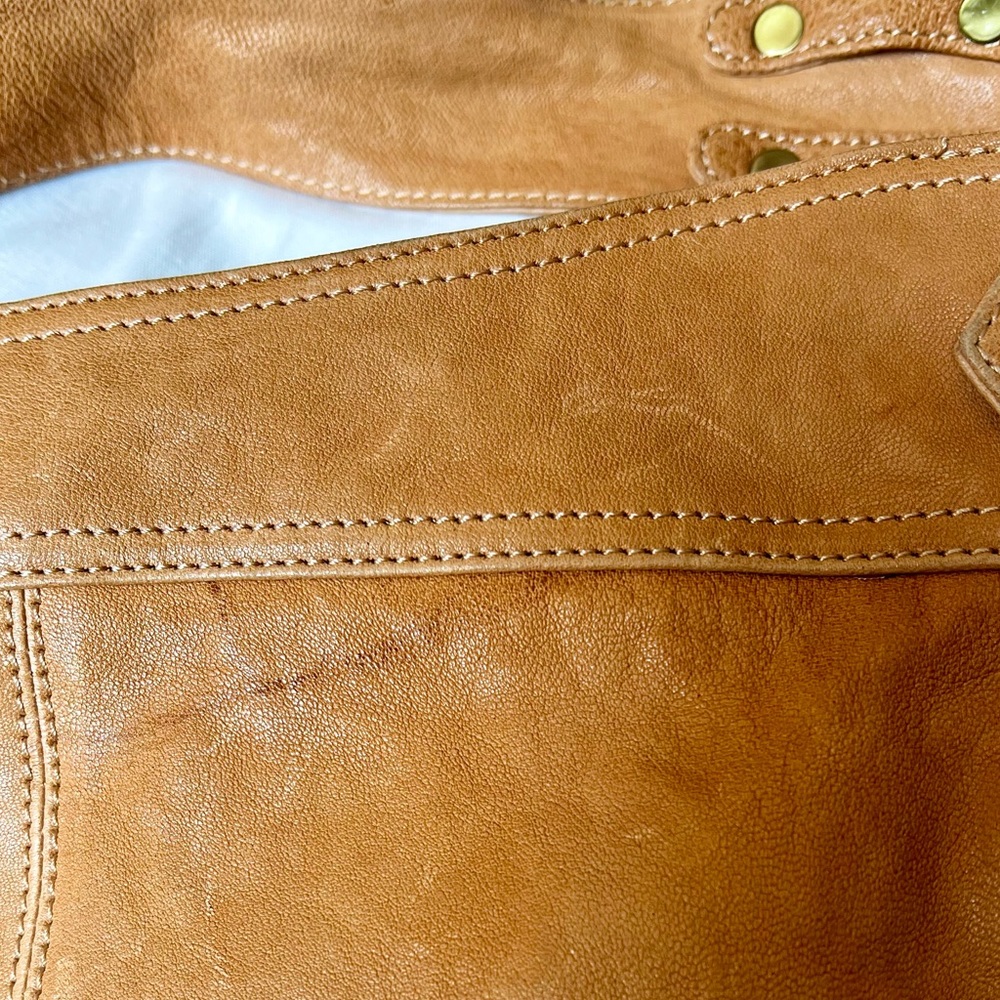 Golden Yellow Leather Large shoulder, Hobo Tote bag, with (4) exterior pockets. - Picture 13 of 14